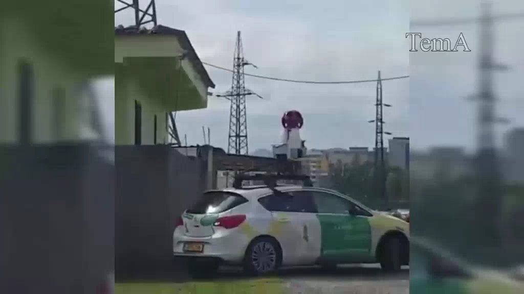 Makina e Google Street View humbet në rrugicat e Tiranës Makina e Google Street View humbet në rrugicat e Tiranës