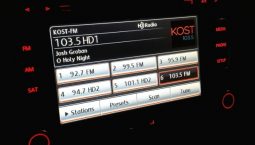 Norvegjia bën një tranzit të rrezikshëm drejt digjitales duke ndërprerë radio-transmetimet FM