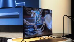 Xiaomi Mi Tv 4 është 30% më i hollë se një iPhone